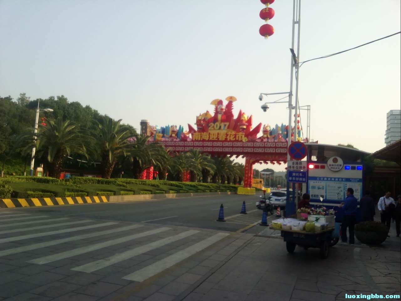 �������